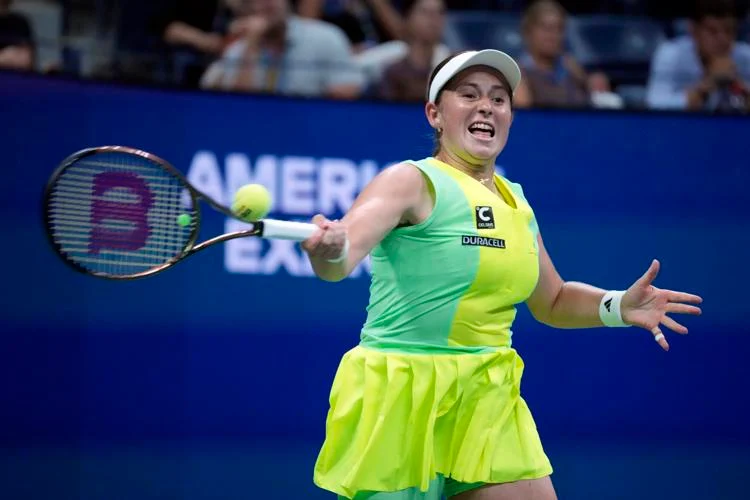 Ostapenko Triumphs Over World No. 1 Swiatek at US Open | Setanta Sports